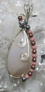 whiteagatepikbeads